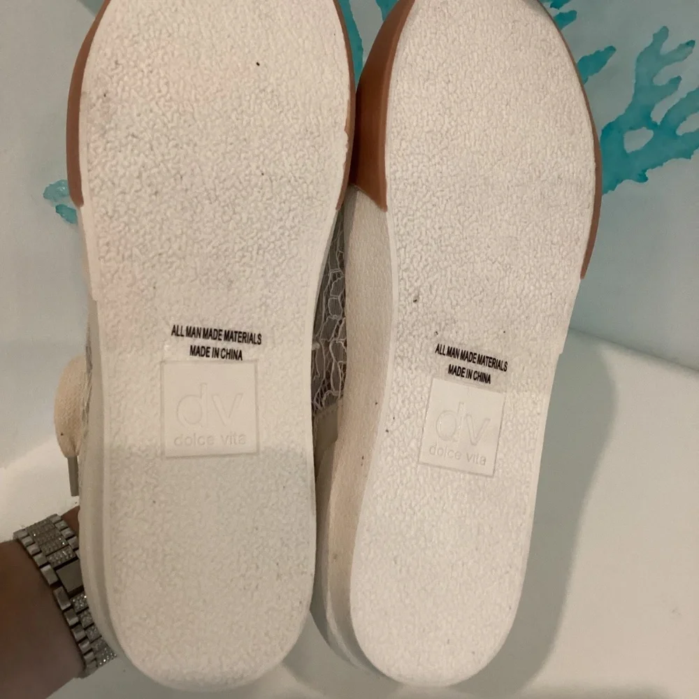 DV by Dolce Vita WMNs Ivory Lace Comfort Memory Foam Cushion Sneaker SZ 7.5 NWOB